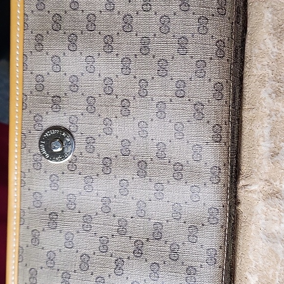 Vintage Gucci Large Clutch With Extras - Picture 7 of 15